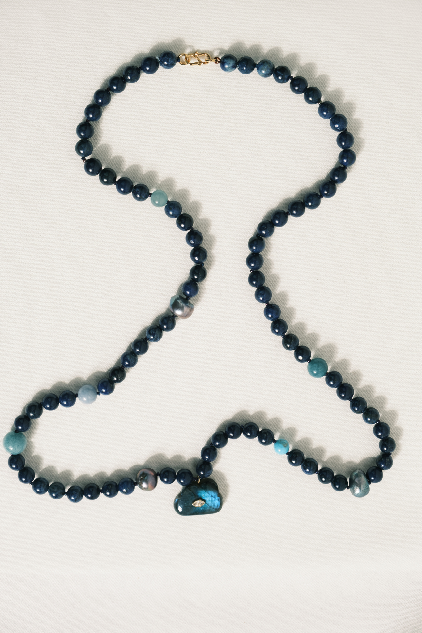 Flapper Necklace Black/Blue